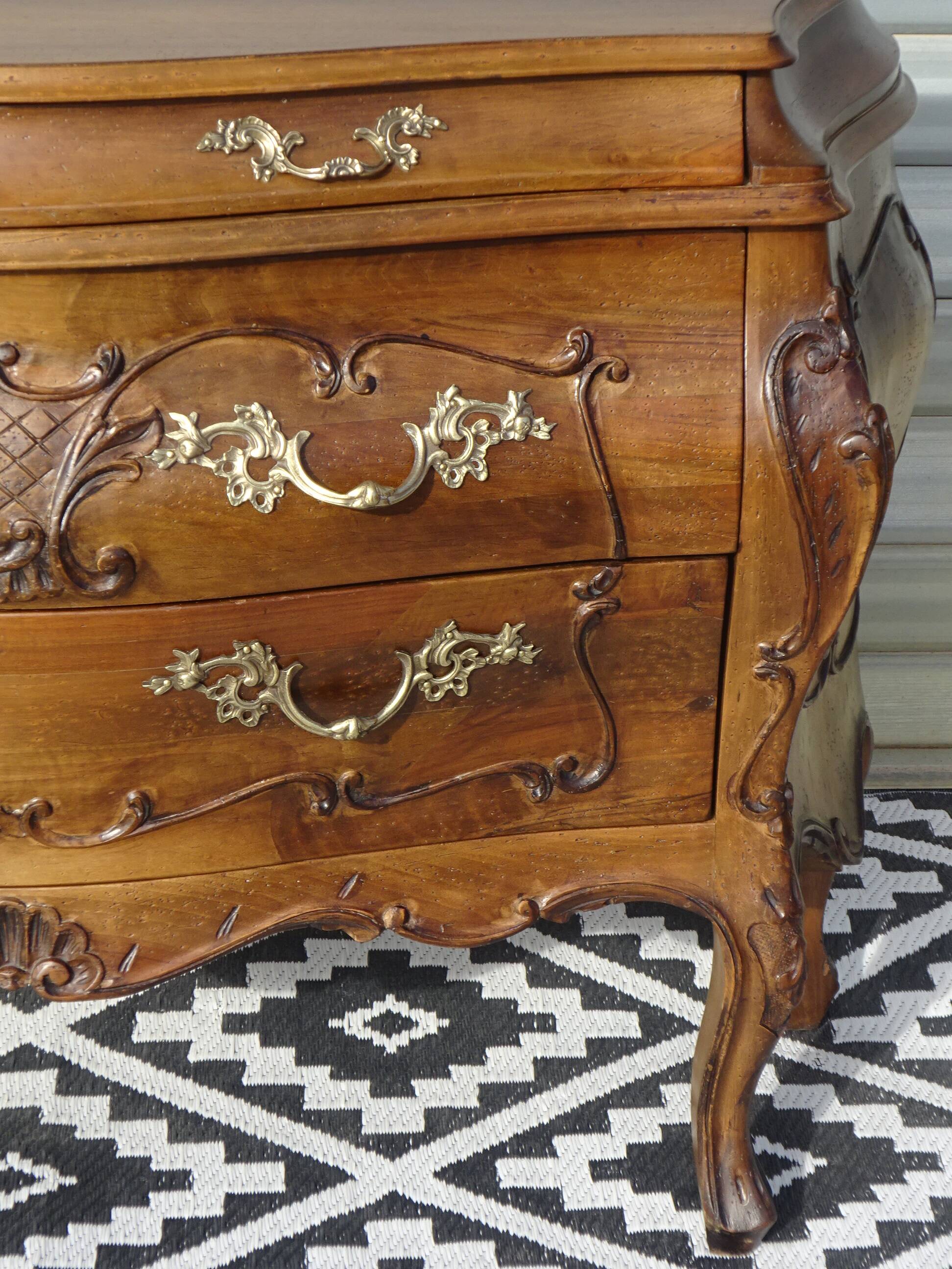 Coffin-style chest of drawers in walnut