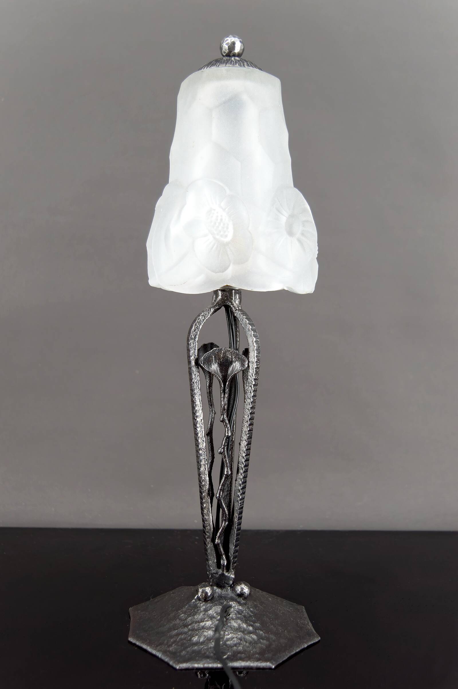 Lampe Art Déco fer forgé Müller Frères | Tulipes verre