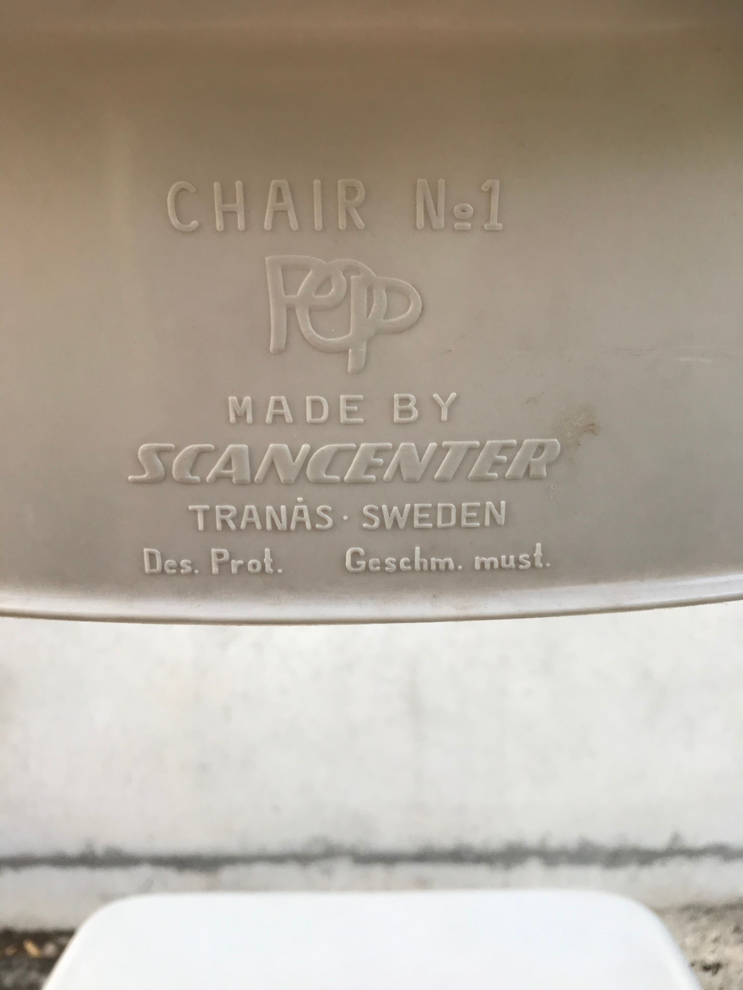 Former pliante chair graal chair no.1