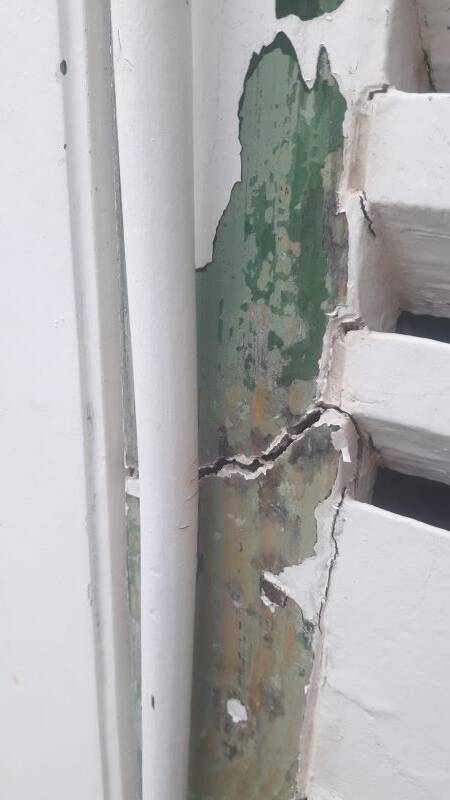 Shutters 4 leaves H148xW245cm (2) antique oak louvres pair 2