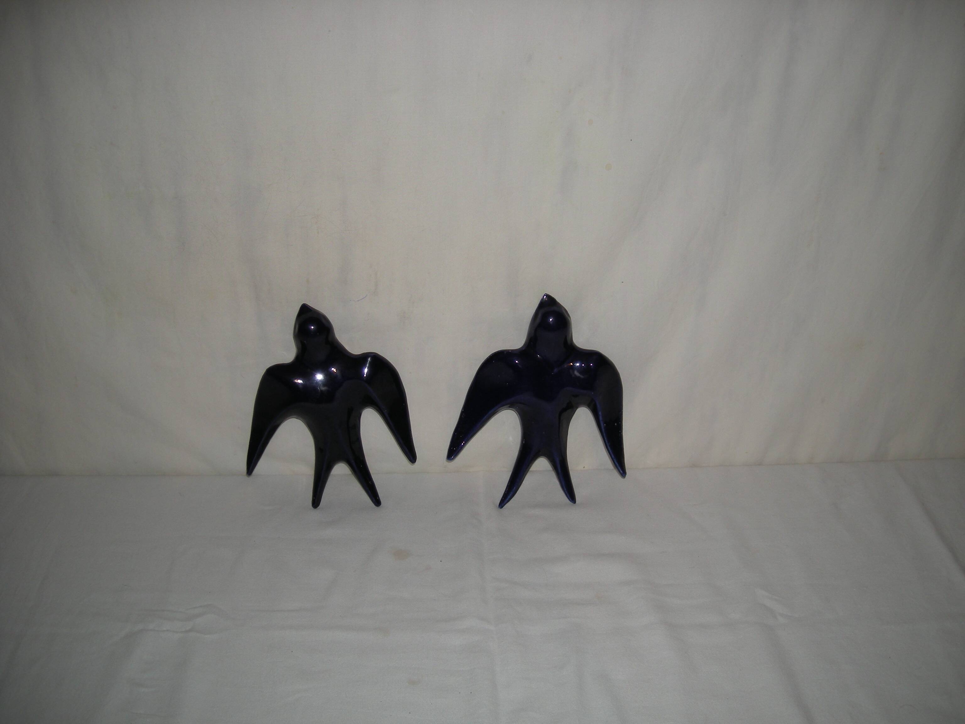 Pair of ceramic wall swallows