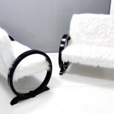 Canapé 2 places vintage en fausse fourrure blanche et structure en bois noir, Italie