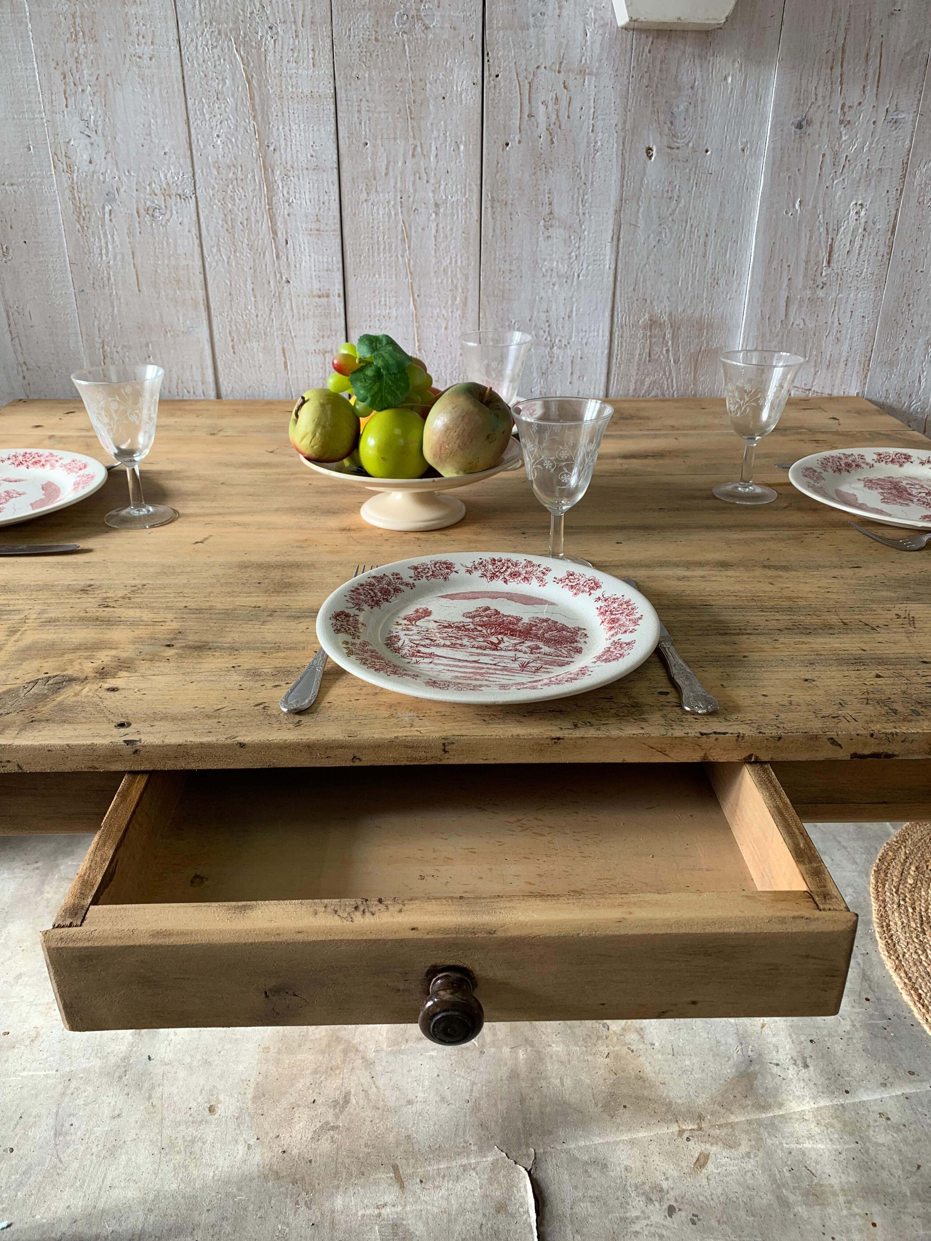 Farm table
