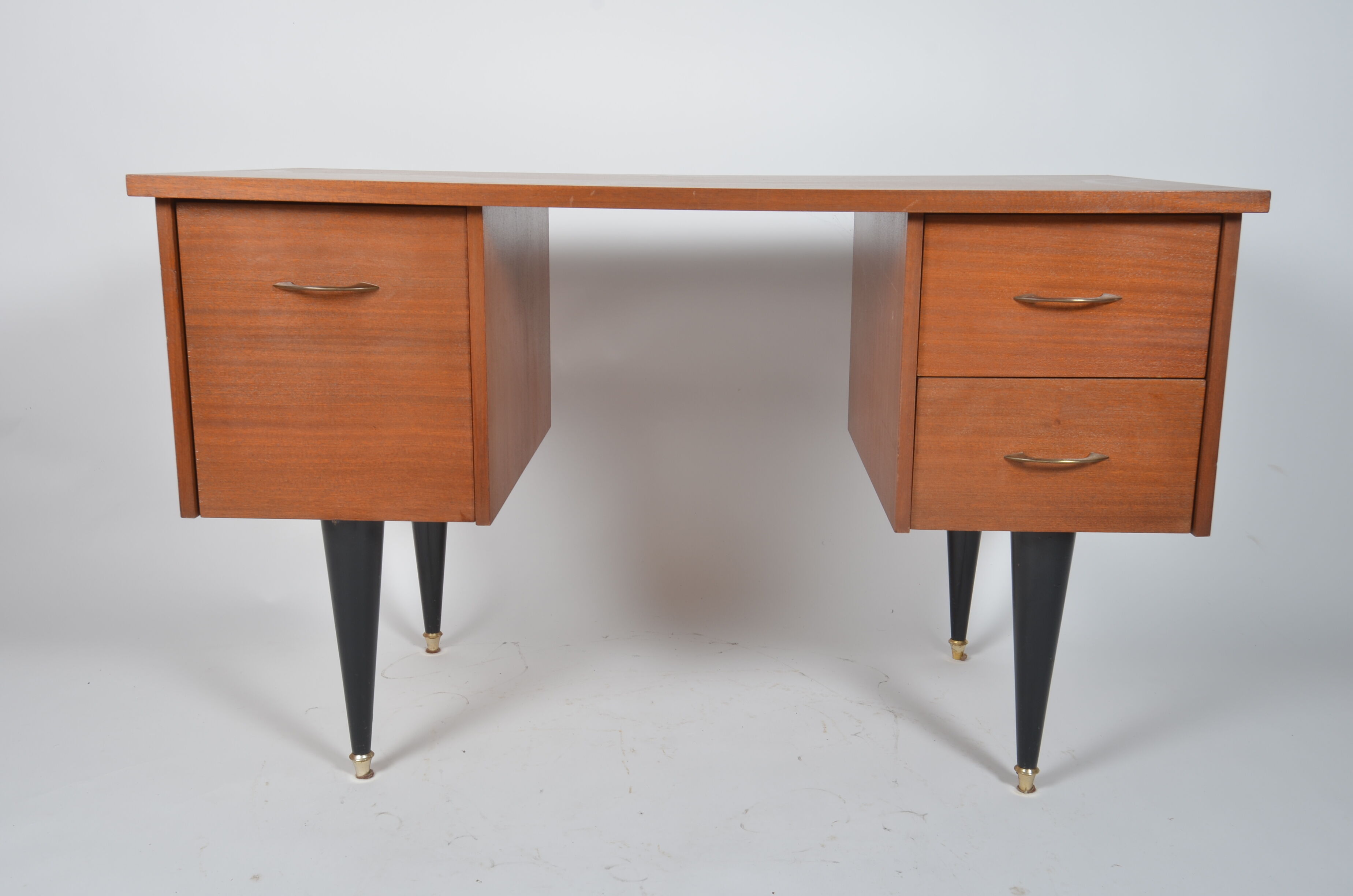 Desk feet compass 1960