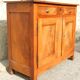 Ancien buffet de famille très élégant en noyer