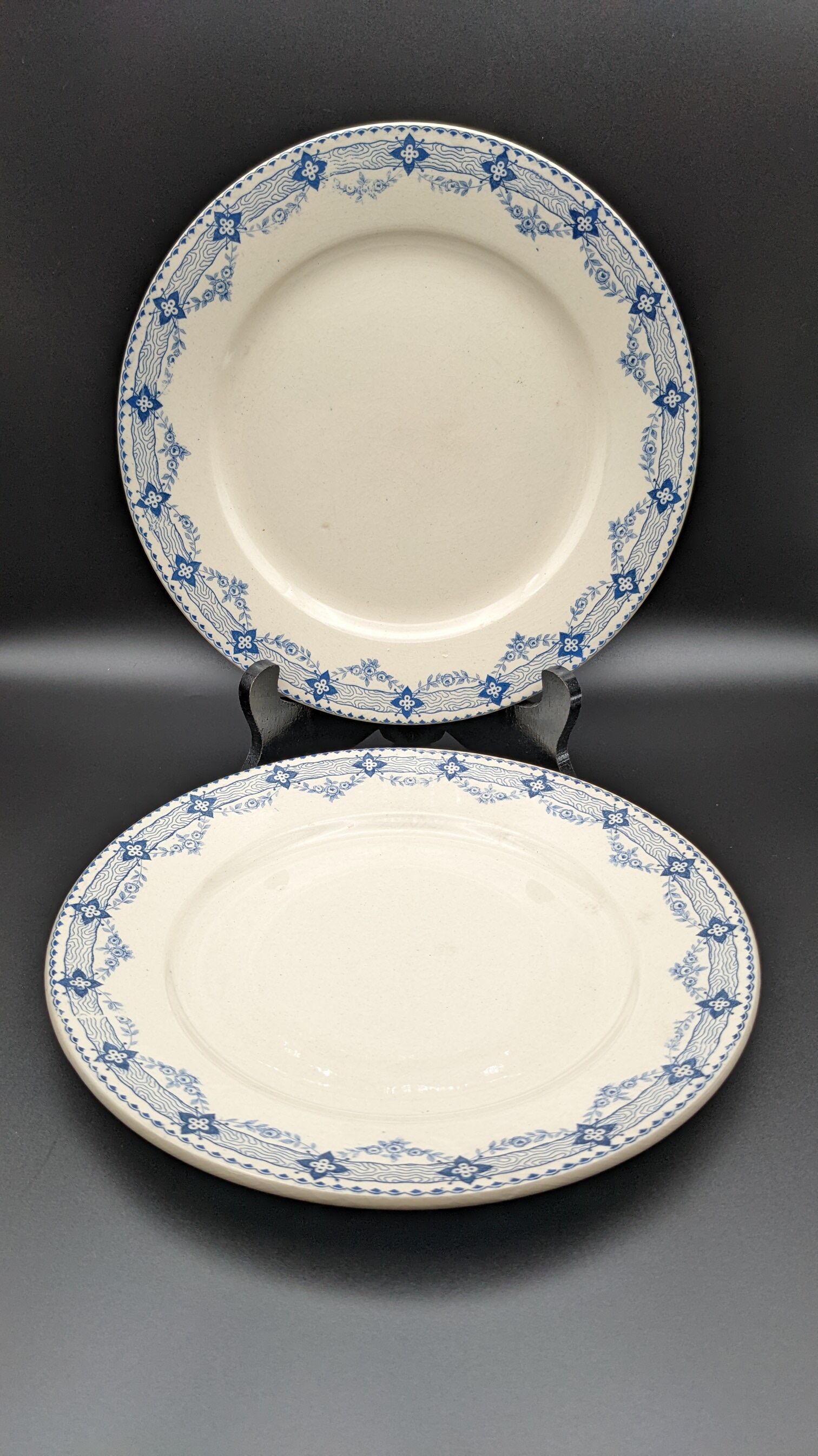 Lot 2 old flat plates boulenger choisy le roi lavoisier