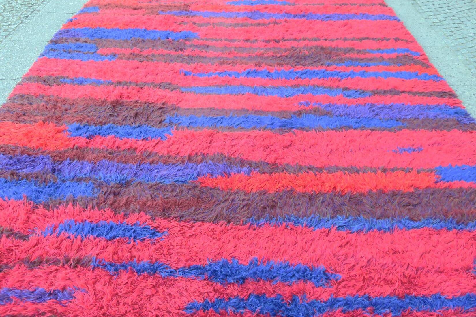 Mid century hand knotted long pile rug by Walter Mack, labelle - 1960s