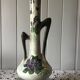 Vase à motifs violettes vintage