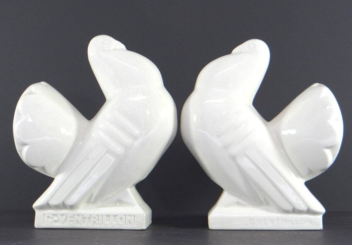 Manufacture de saint-clément, années 1930, paire de serre-livres figurant des pigeons.