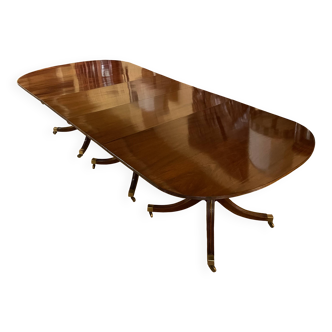 English dining table in mahogany - 3-legged tripod.
