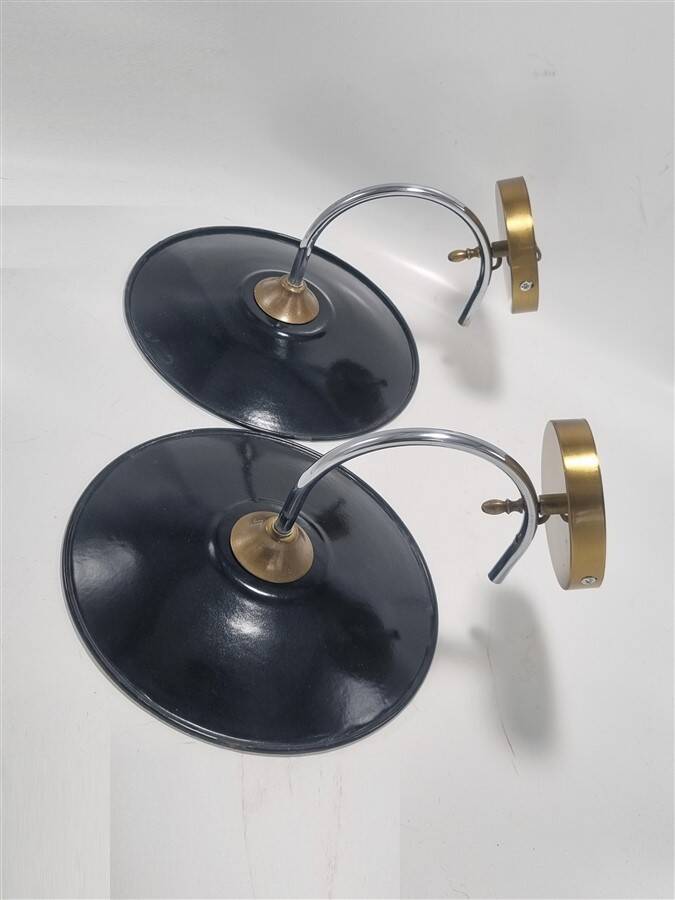Wall lights in enamelled sheet metal