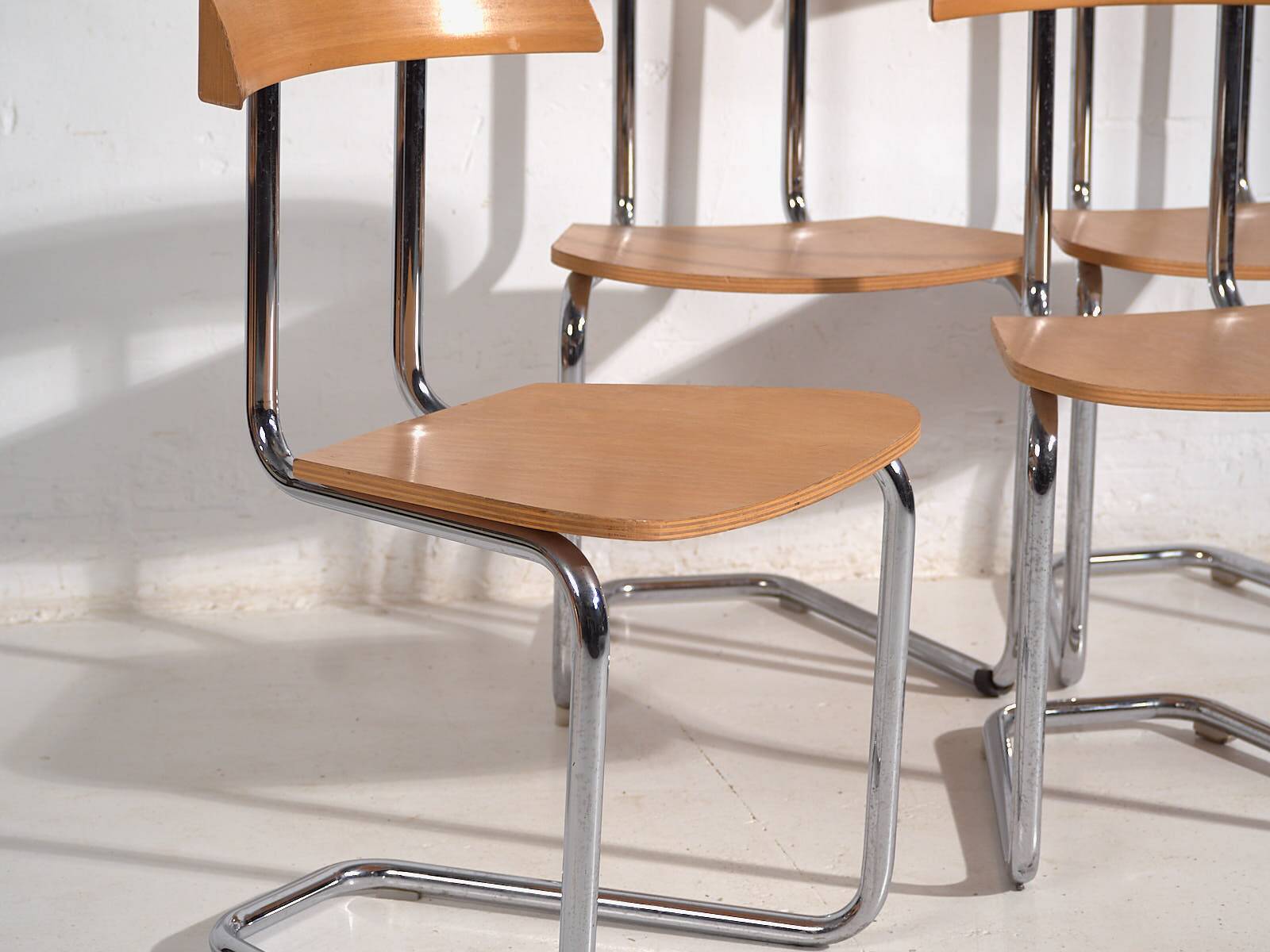 Vintage industrial style chairs (c.1960). Set of 4 pieces