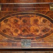 Antique Georgian Display Cabinet in Oyster Veneer circa 1780