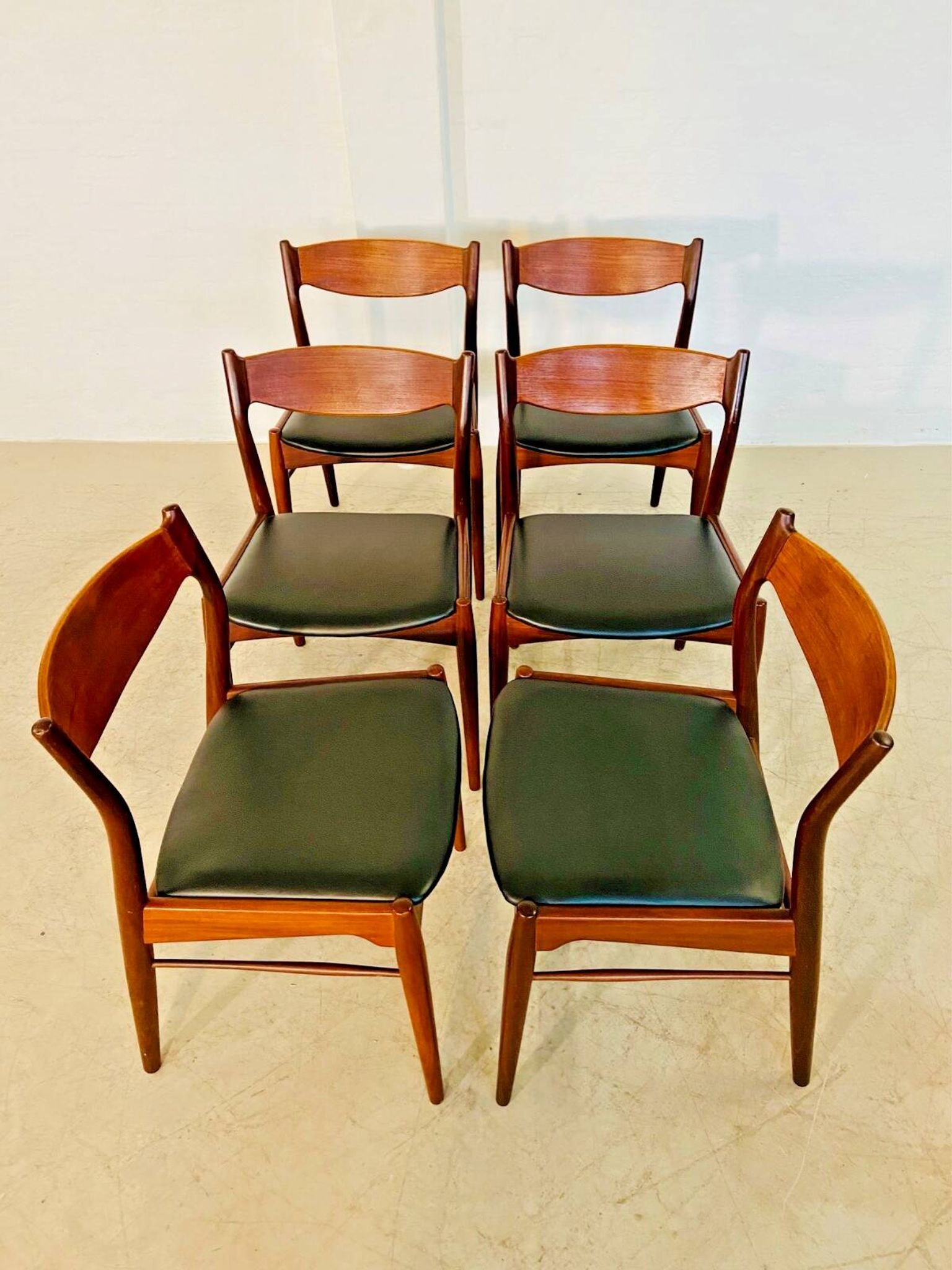 Danish vintage Arne Wahl Iversen teak and leather dining chairs model 26 - 1960s