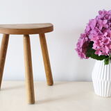Farm tripod stool