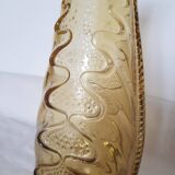 Vase en verre moulé jaune décor Art Déco