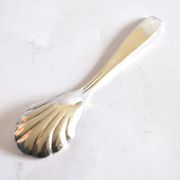 Cuillère à sucre vintage en métal argenté Gulden Alsace, décor coquille