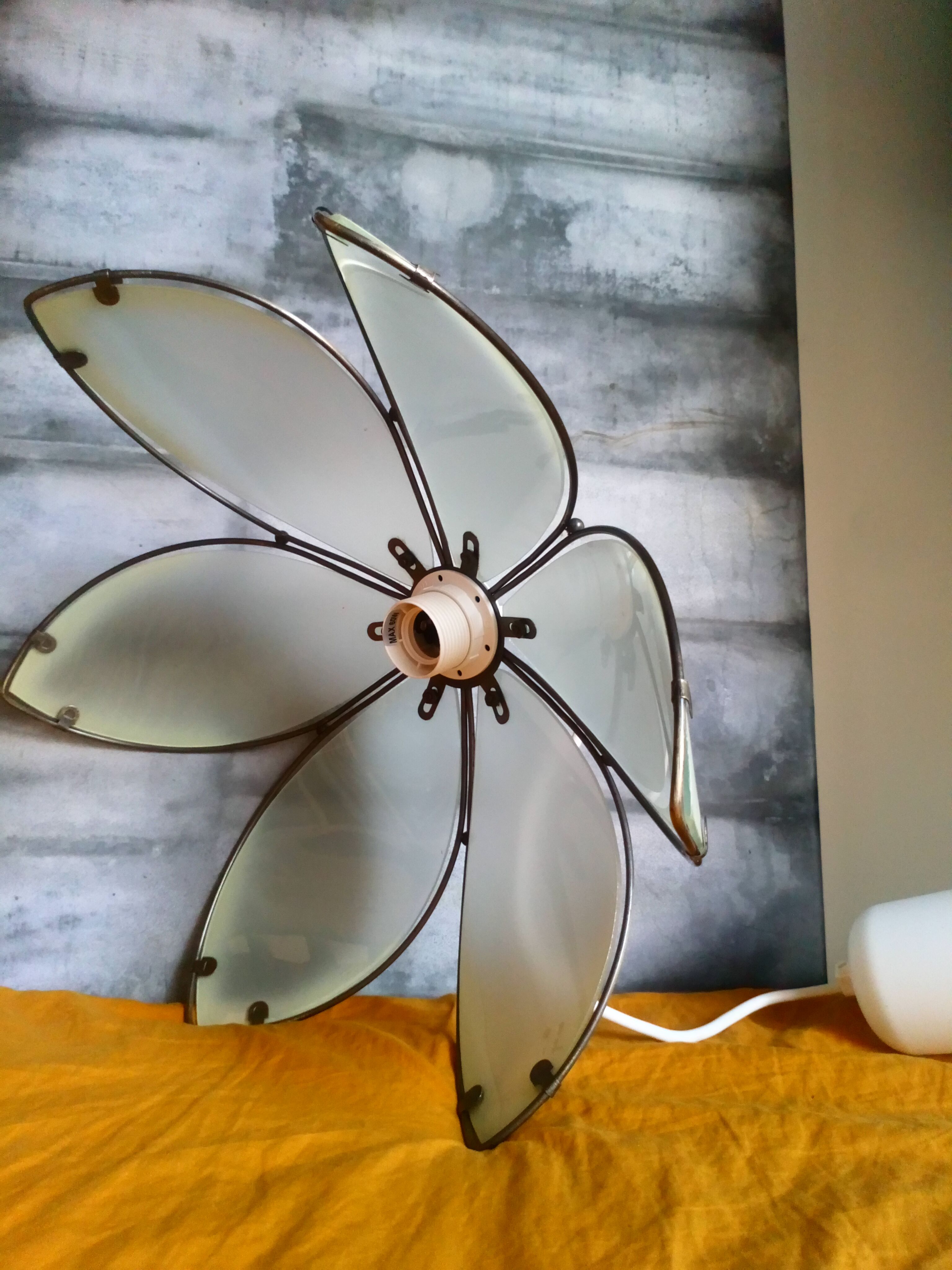 Daisy suspension shortbread glass and vintage brass