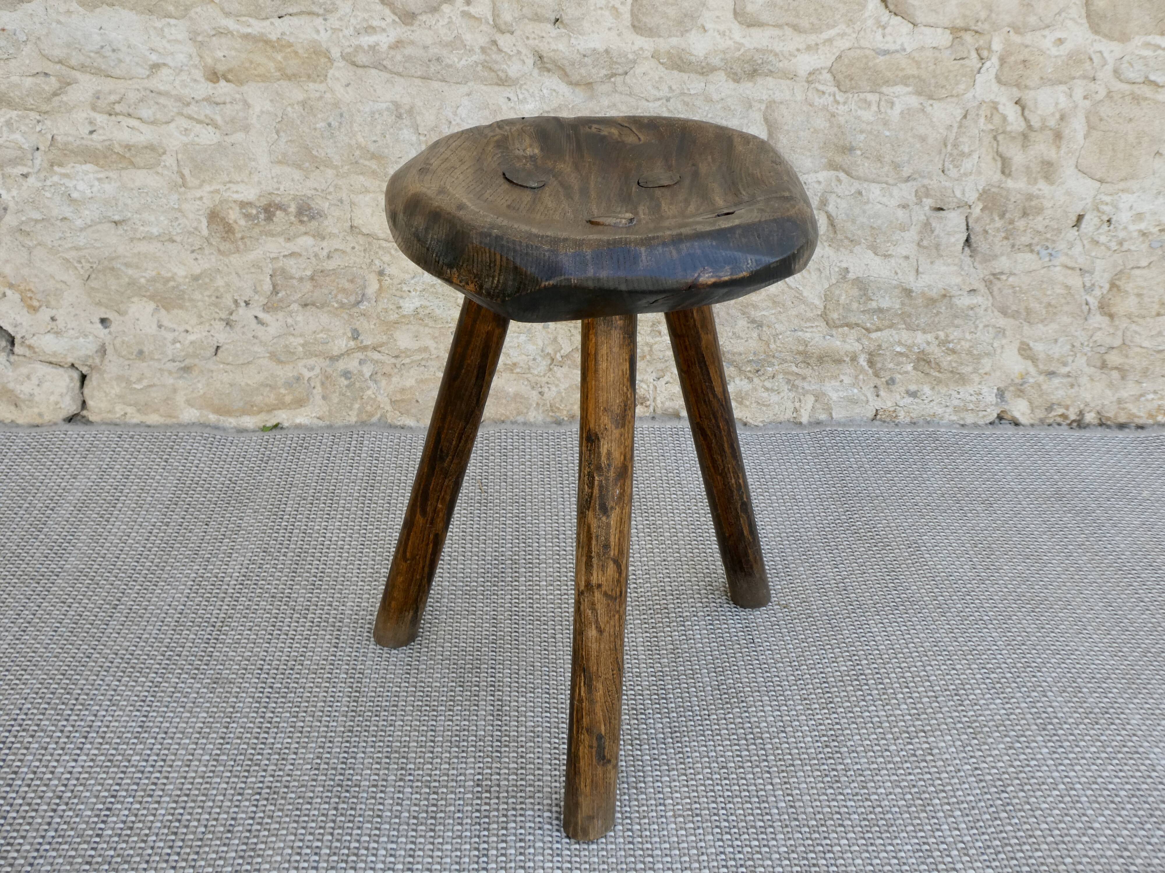 Solid wood tripod stool, handicrafts