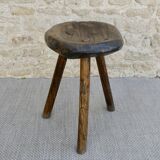 Tabouret tripode en bois massif, travail artisanal