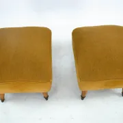 Italian Mid-Century pair of ottomans in the style of Gio Ponti. Italy 1950s