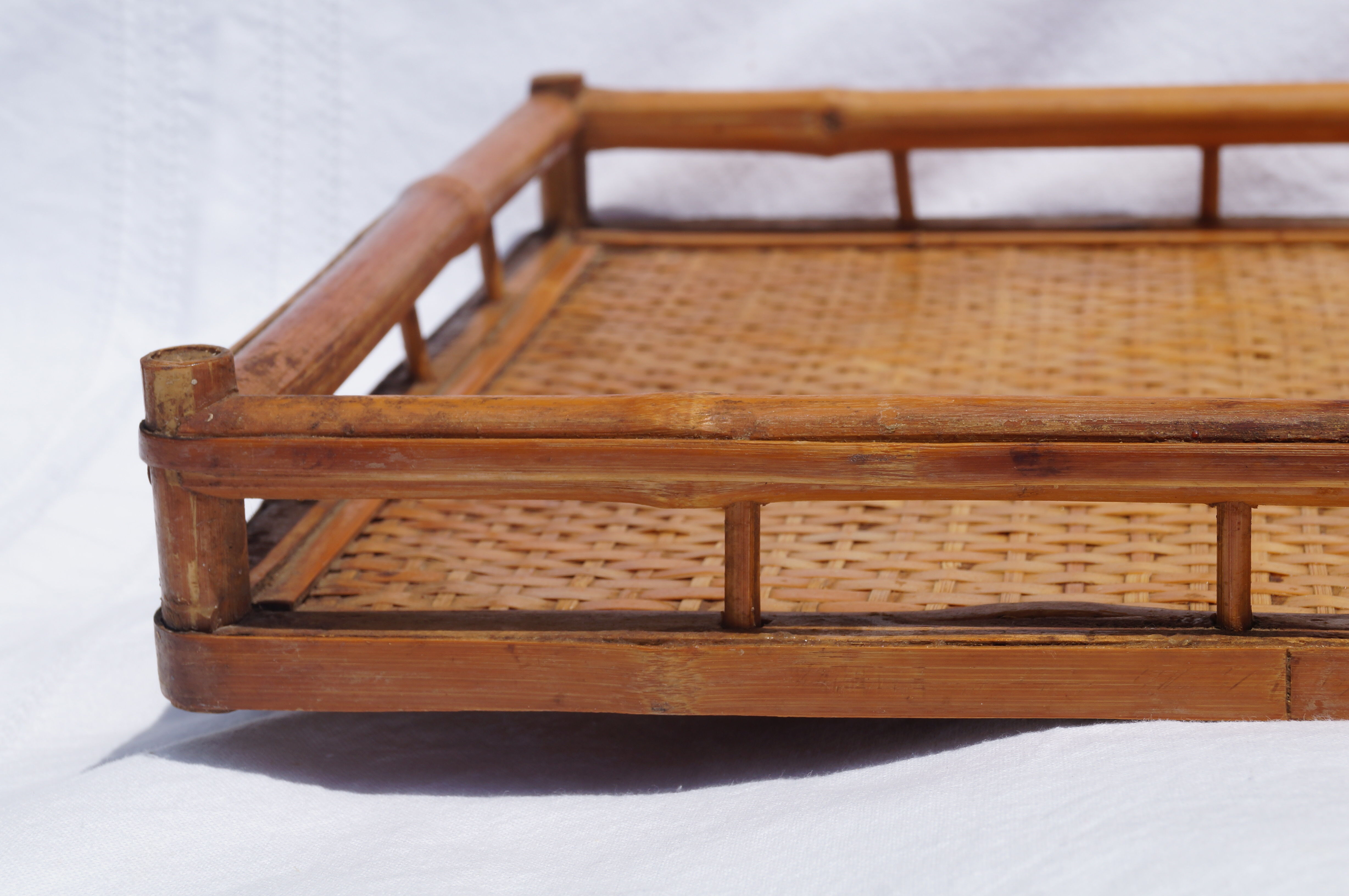 Tray in bamboo and wood