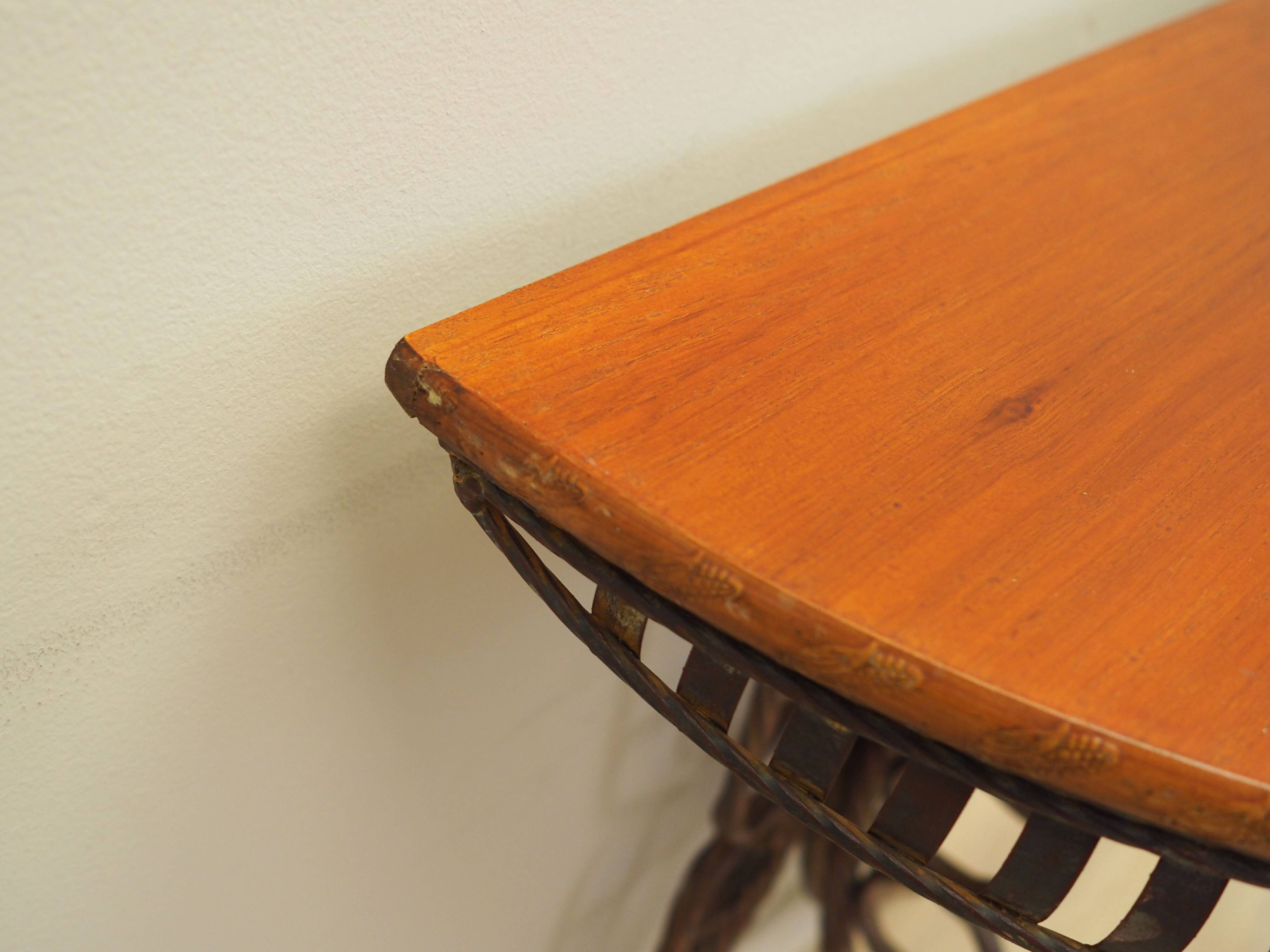 Cherry console, Italian design, production: Italy