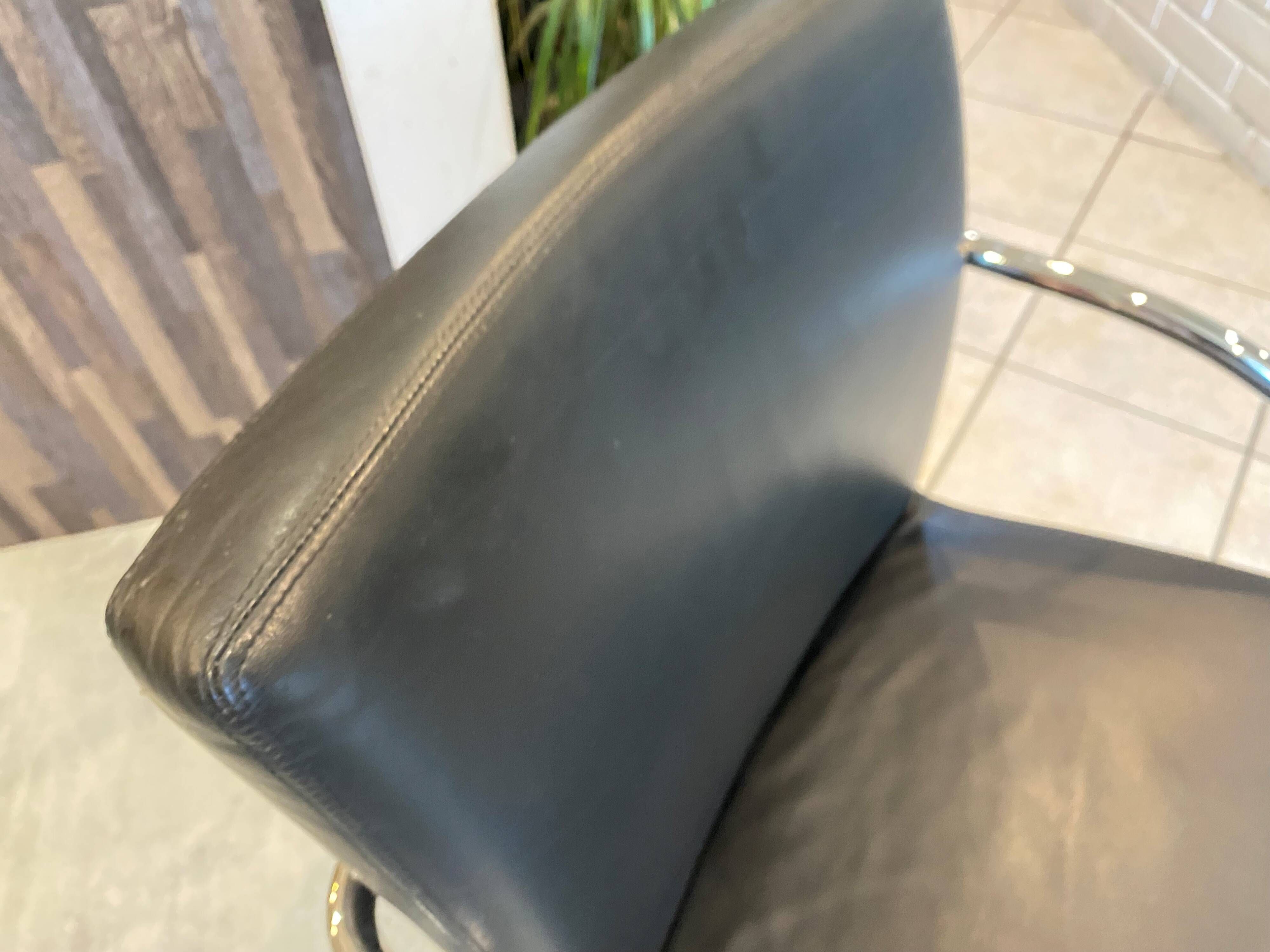 Fauteuil en cuir noir armature chrome | Selency
