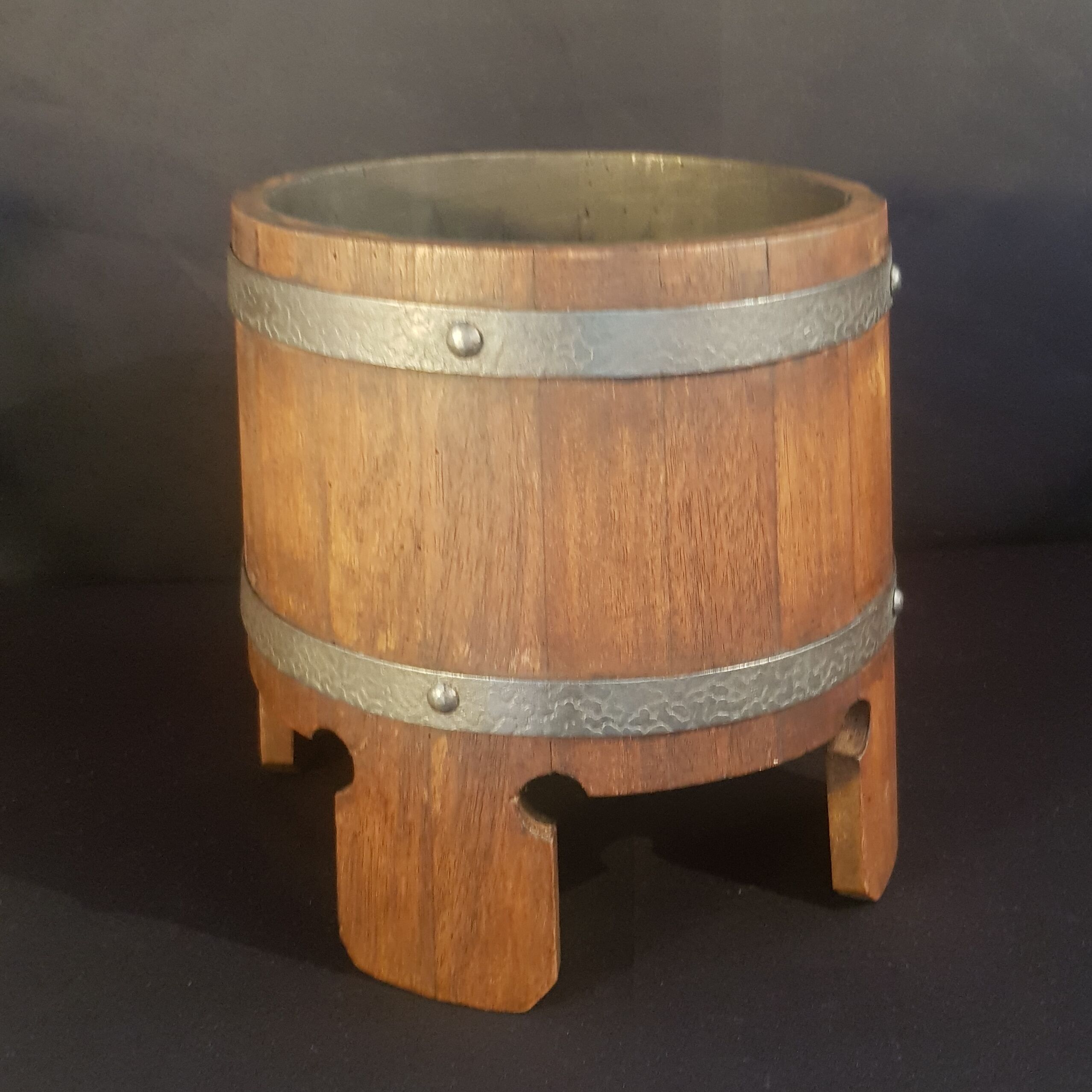 Barrel pot cover