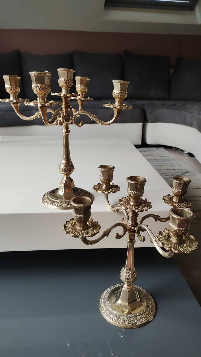 Pair of vintage candlesticks/candelabras. In golden patinated brass. 60s/70s. Art Nouveau style. Chiseled Floral/Deciduous patterns