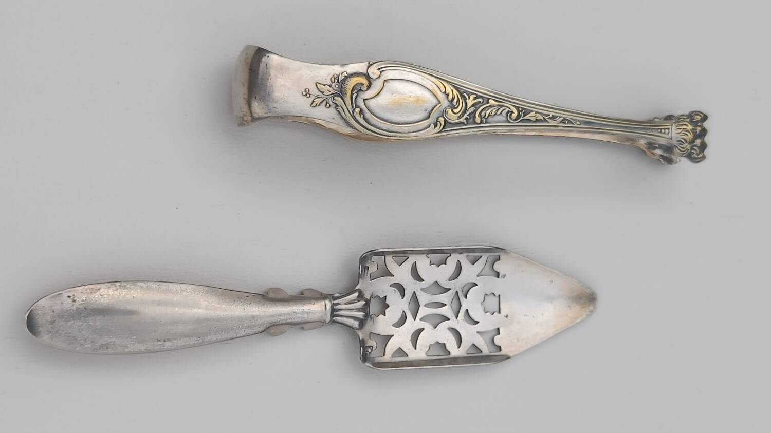 Absinthe spoon and tongs in silver-plated metal with hallmark