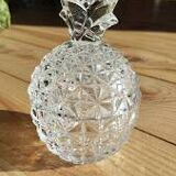 Cut crystal pineapple bonbonnière – Iconic decorative piece