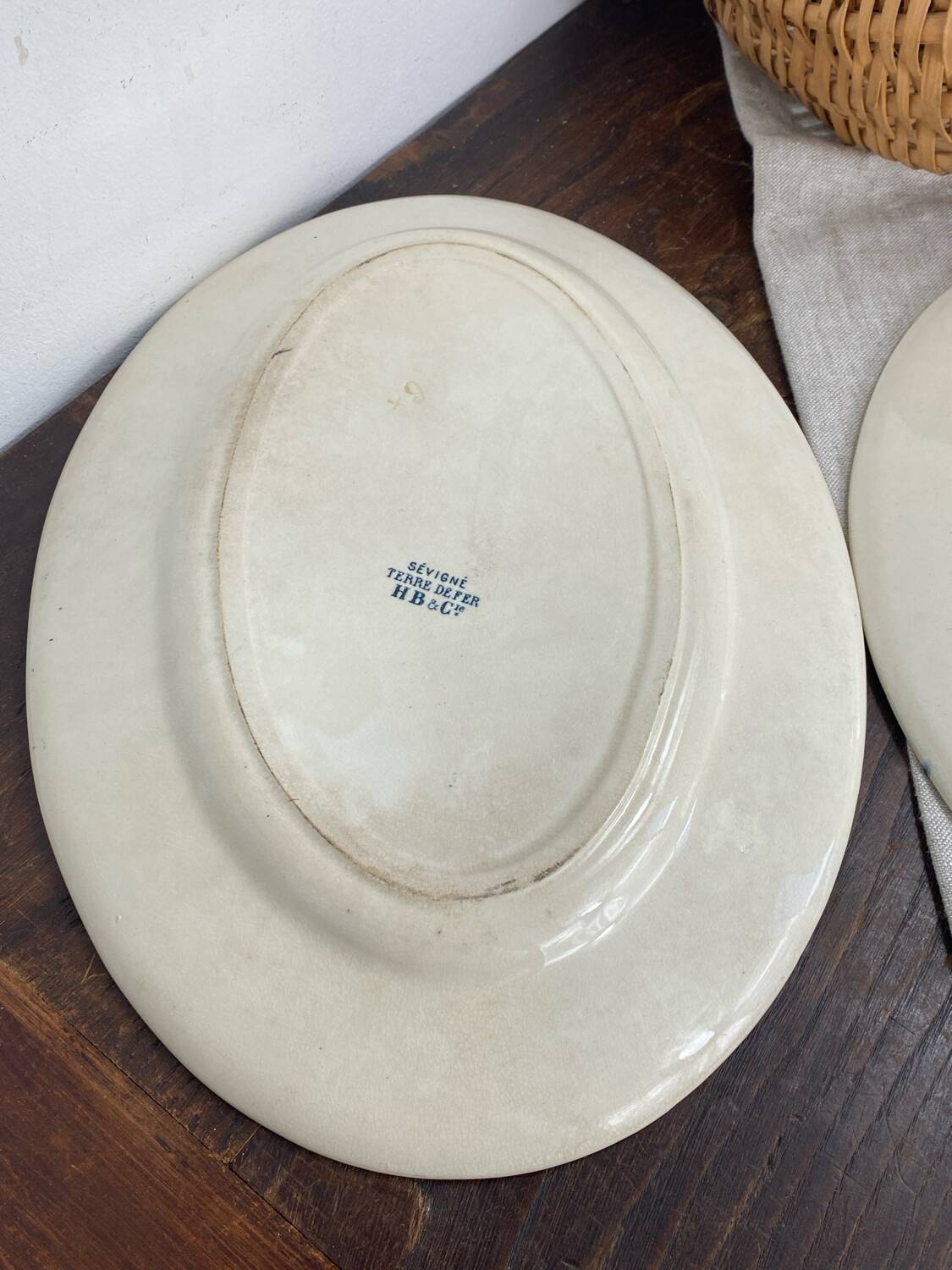 Service plates, iron earth, Sévigné, HB & Cie