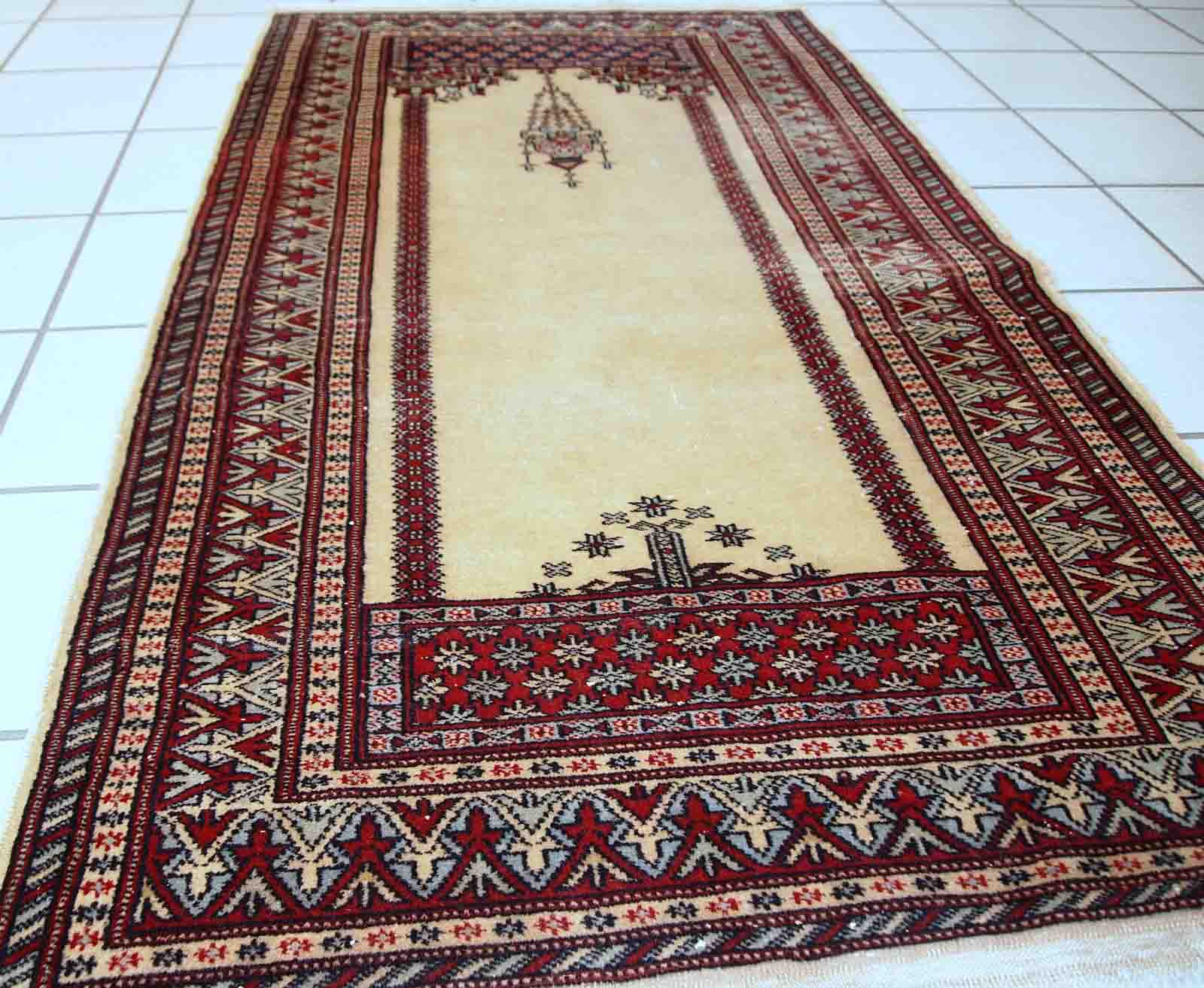 Vintage Pakistani carpet Lahore handmade 77cm x 140cm 1960s, 1C716