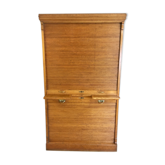 Curtain cabinet