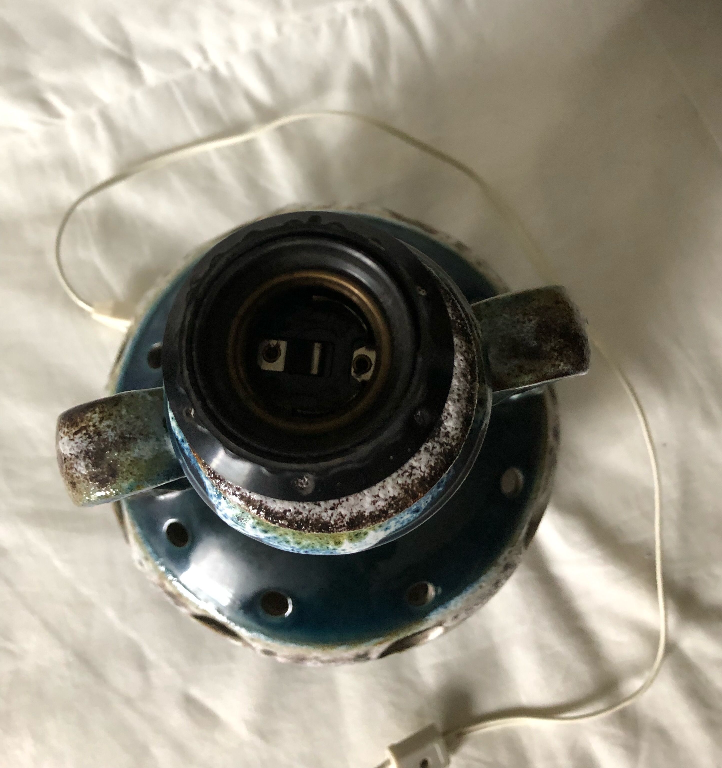 Electrified entlifted sandstone lamp foot