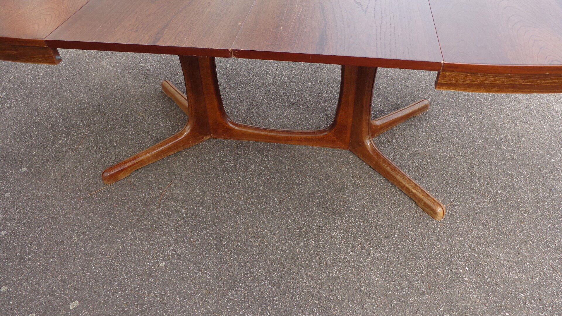 Baumann table with extensions