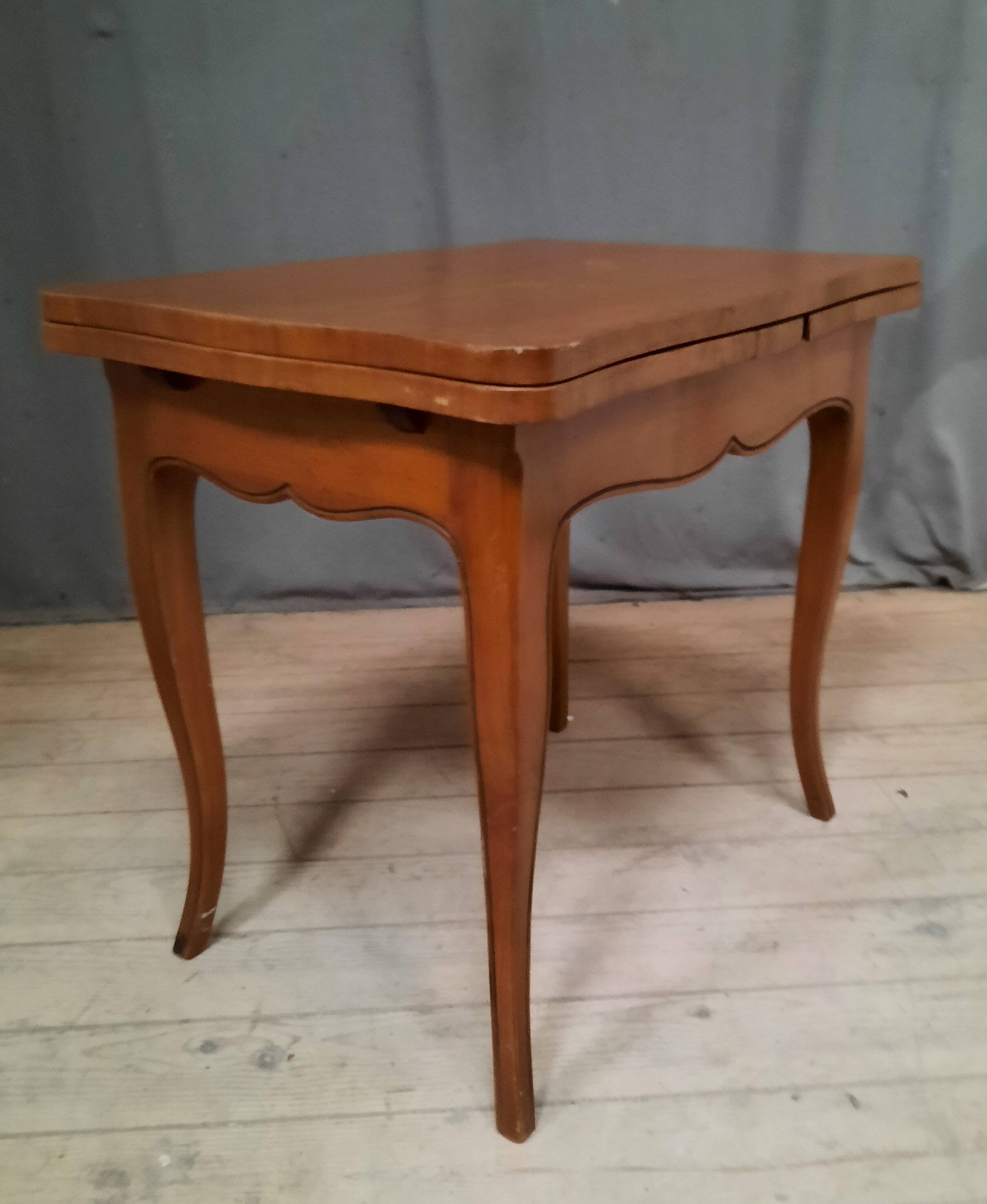 Miniature Italian Tanle