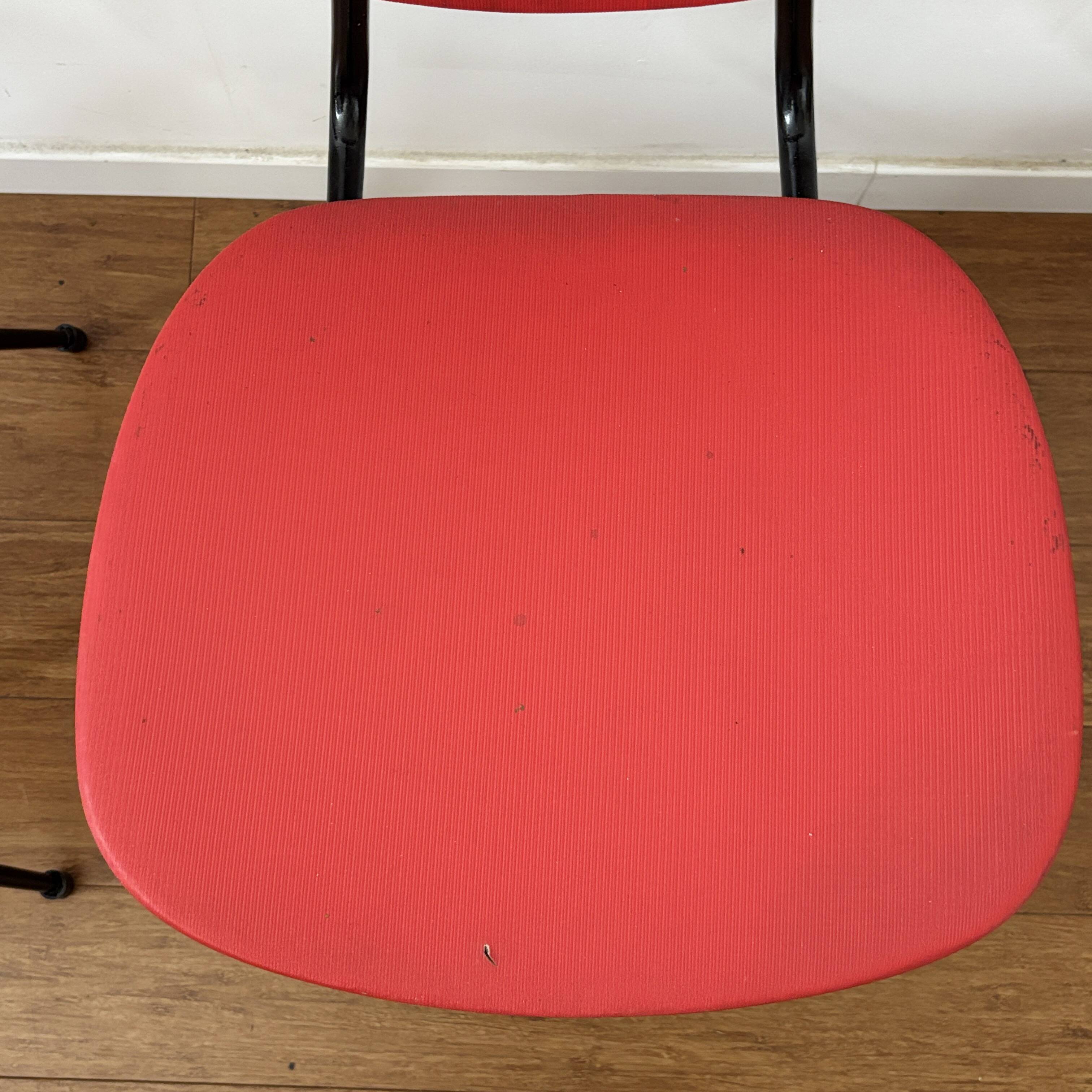 Pair of vintage chairs from the 50s/60s.