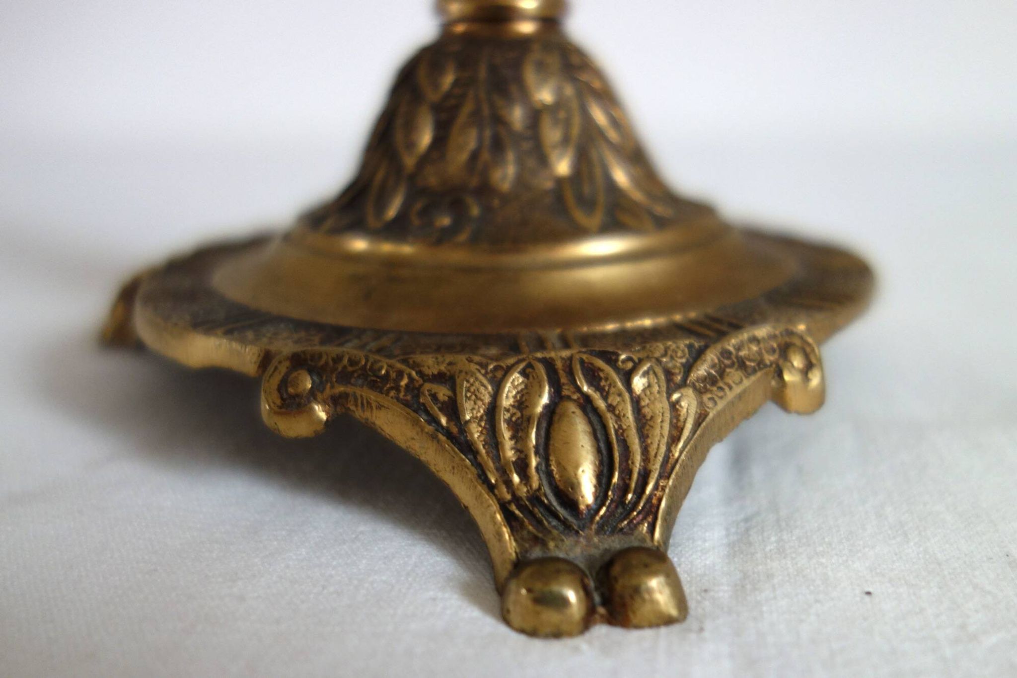 Paire de chandeliers chérubins en bronze doré début xxème