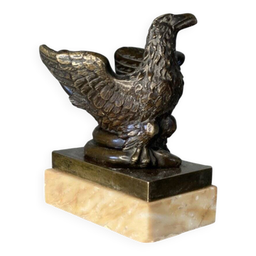 Aigle et serpent, encrier en bronze sur socle de marbre