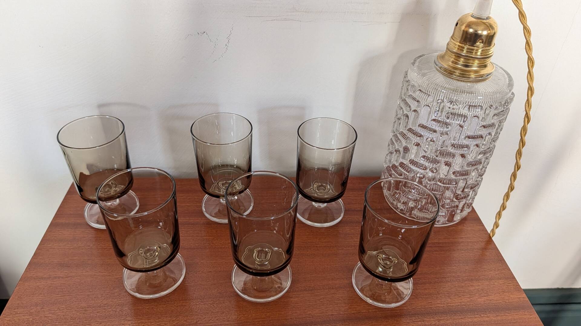 Suite de 6 verres fumés années 70