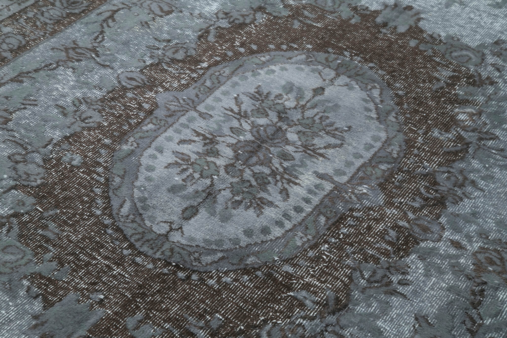 Hand-knotted bohemian turkish 1980s 174 cm x 266 cm grey rug