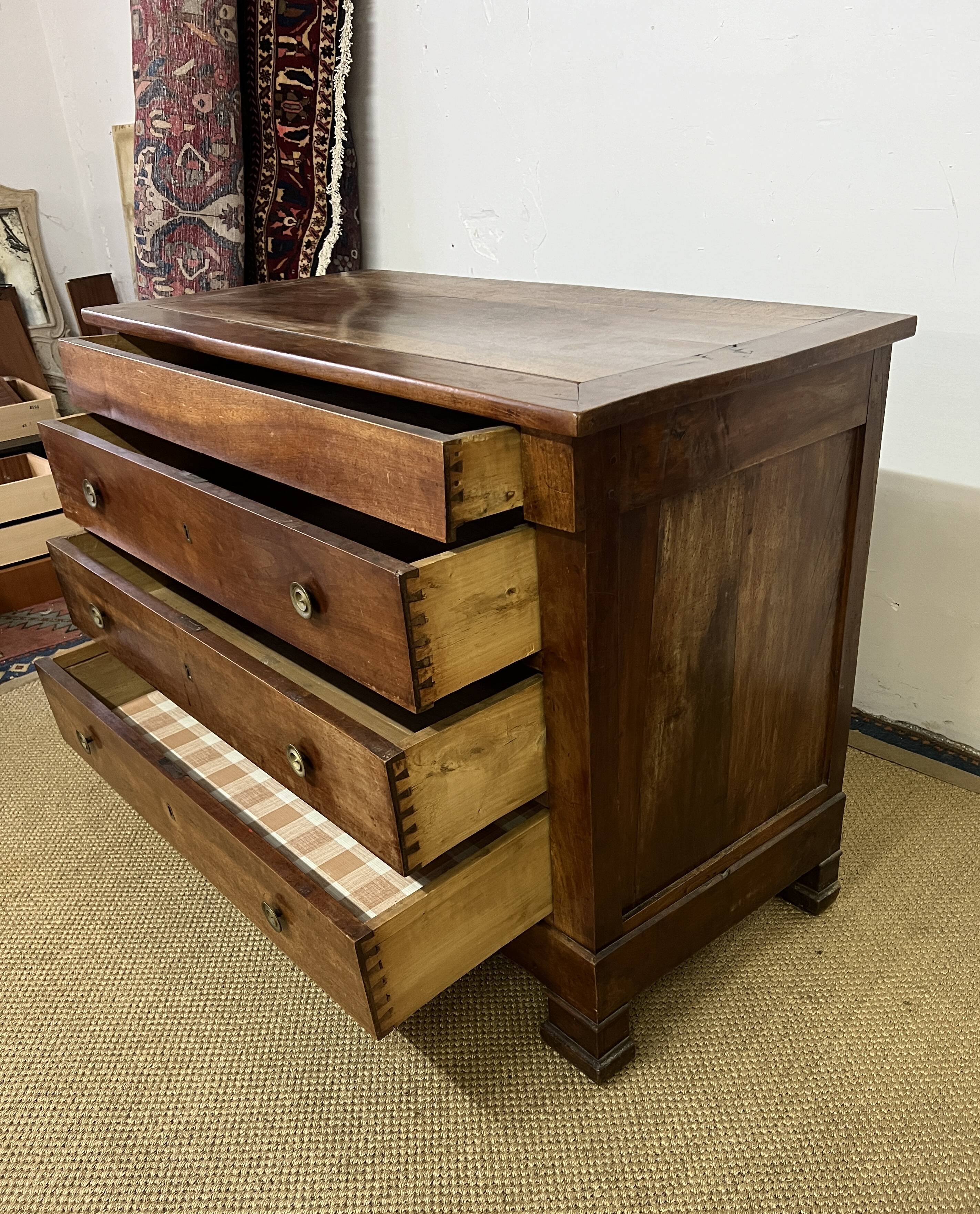 Commode en bois Louis Philippe du 19è siècle