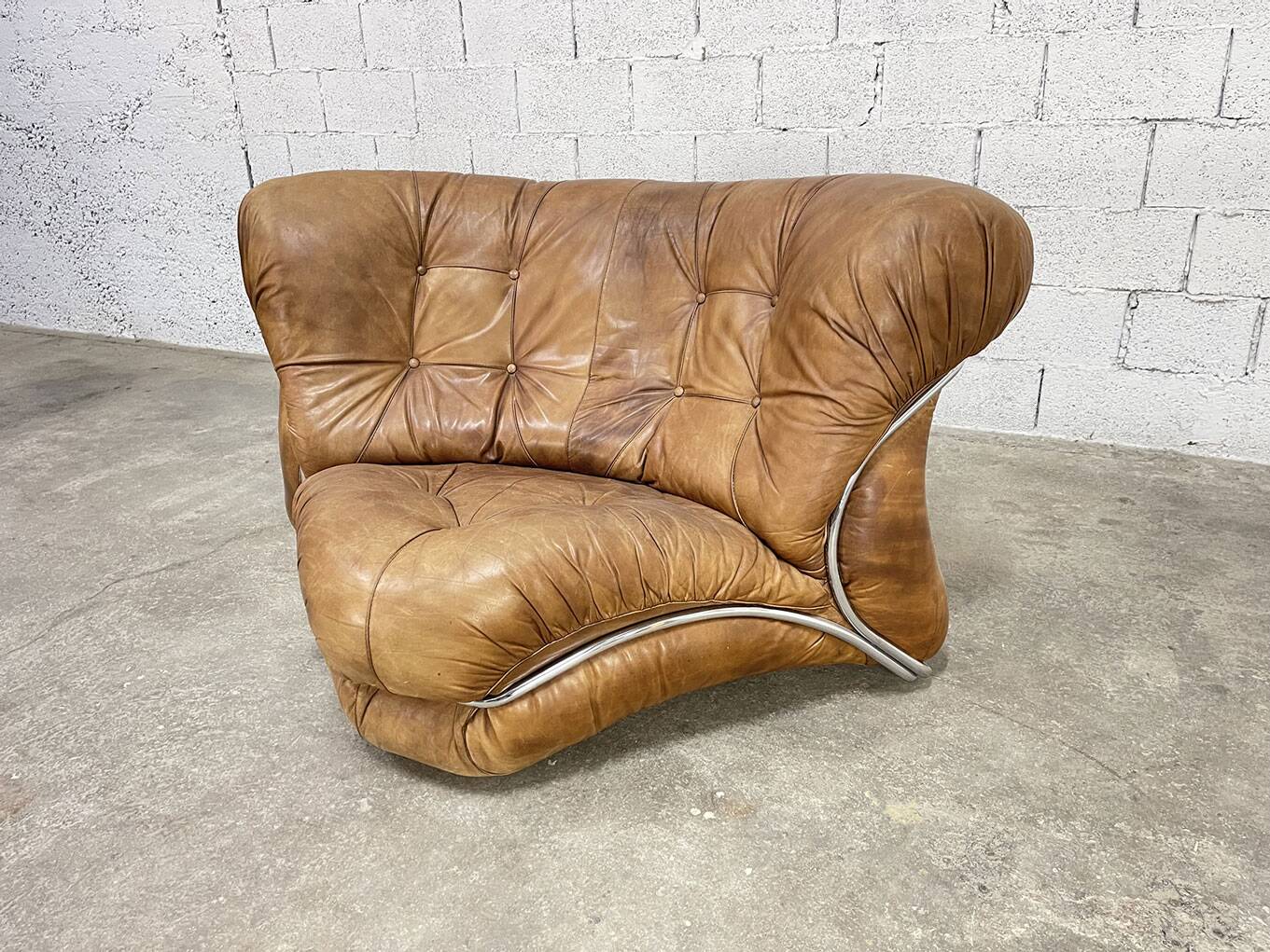 Fauteuil d'angle vintage en cuir, design italien des années 1970