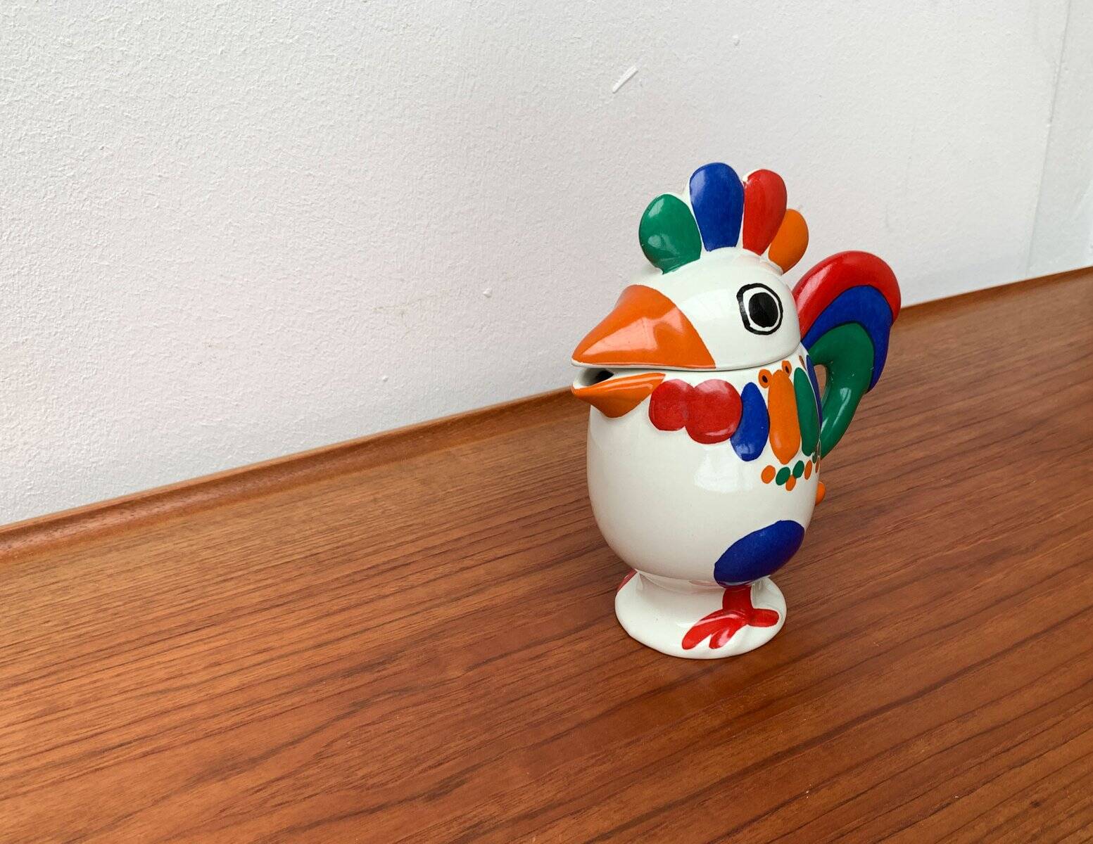 Vintage ceramic teapot or coffee pot chicken, 1970s.