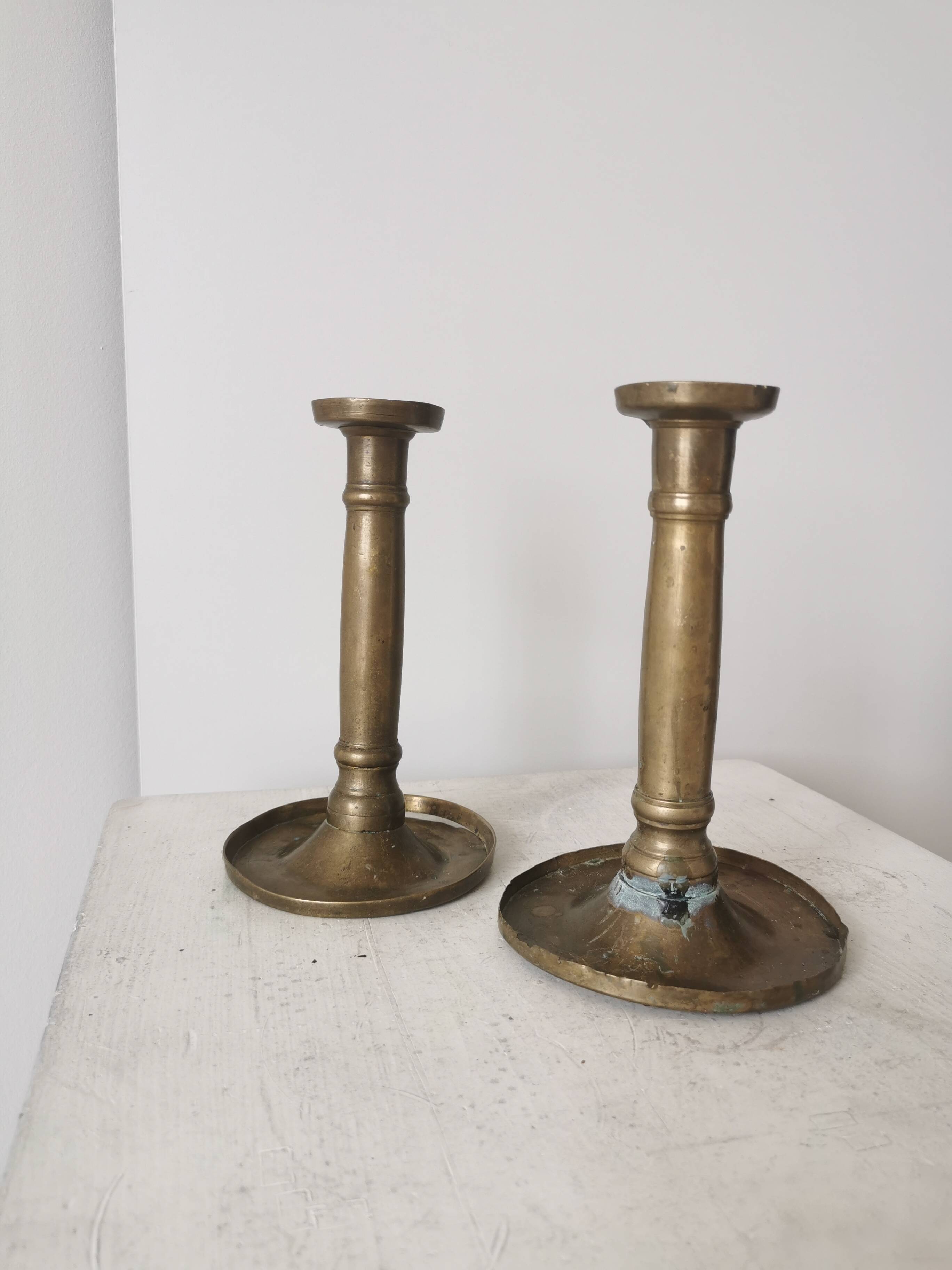 Bougeoirs en laiton vintage : bougeoirs dorés des années 50, ensemble de 2