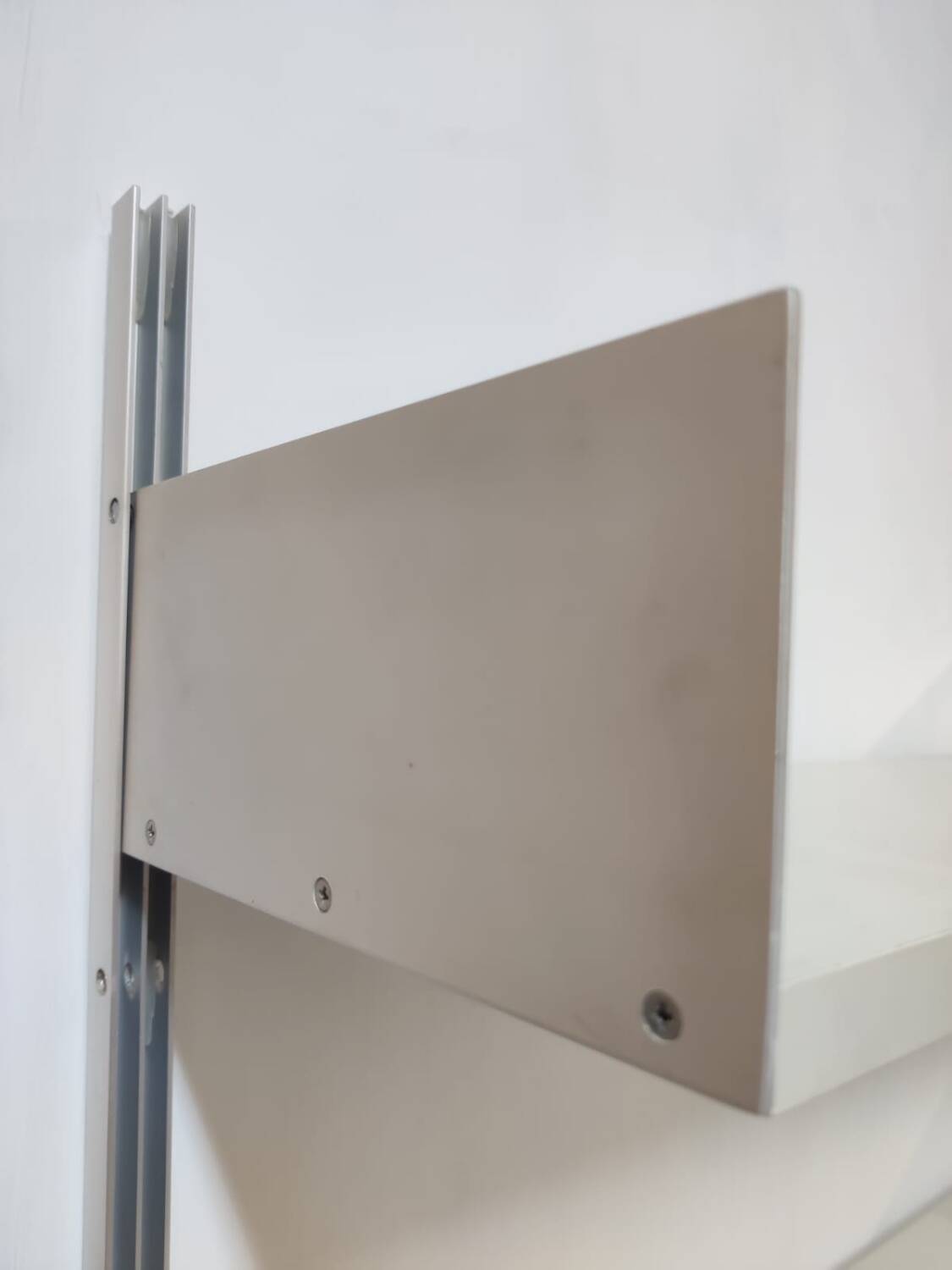 Wall shelf with desk by Dieter Rams for Vitsoe