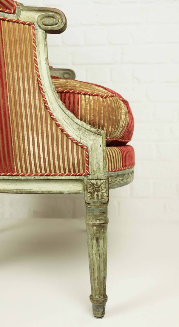 Paire de fauteuils '' Bergère '' de style Louis XVI