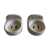 Paire de tablettes de salle de bain en porcelaine blanche 1950